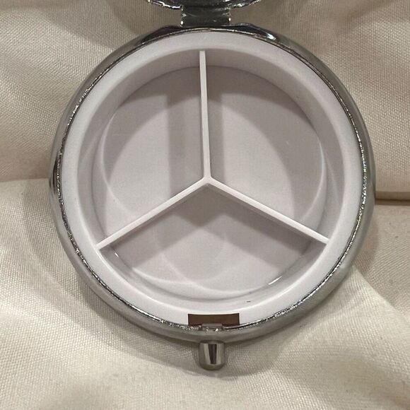 Whimsical Fairies Travel Pill Box 3 Compartment Medicine Pill Case Metal NEW - Picture 5 of 6